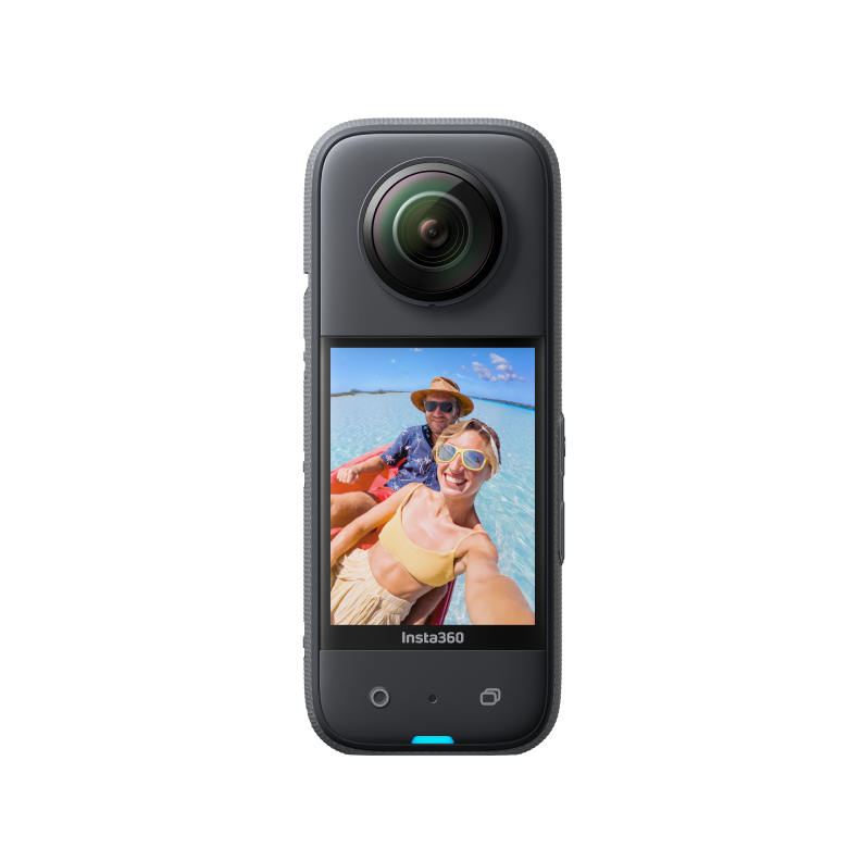 Use Insta360 X3's massive touchscreen to take photos or 360 video at the beach!